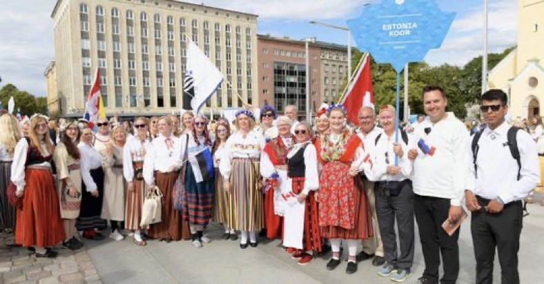 Estonia Koori lauljad Tallinnas osa võtmas. 150. juubeliaasta üldlaulupeol Minu arm 2019.a