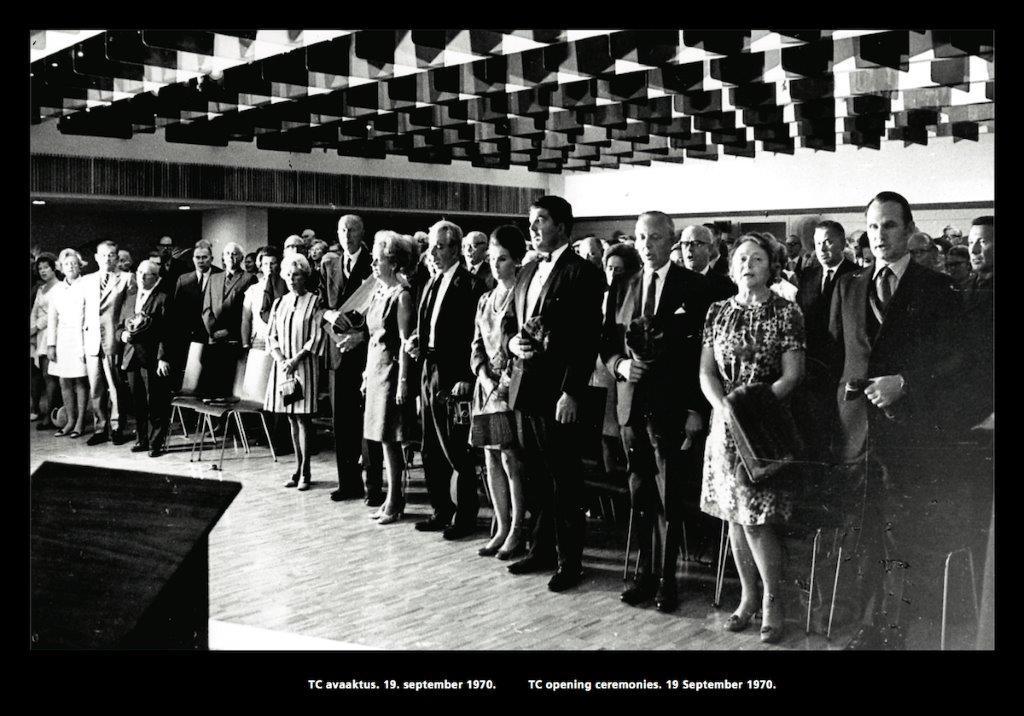 A photo from the past. Attendees at Tartu College's first photo exhibition. Photo: Archives